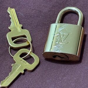 Louis Vuitton Shiny Gold Padlock